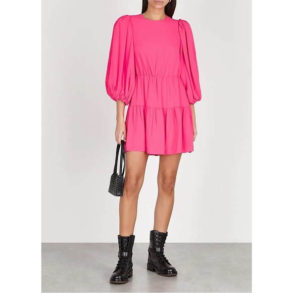 Alice + Olivia Dresses & Skirts - 🔥🔥🔥NWT Alice + Olivia Shayla Pleated Balloon Sleeve Tiered Mini Dress